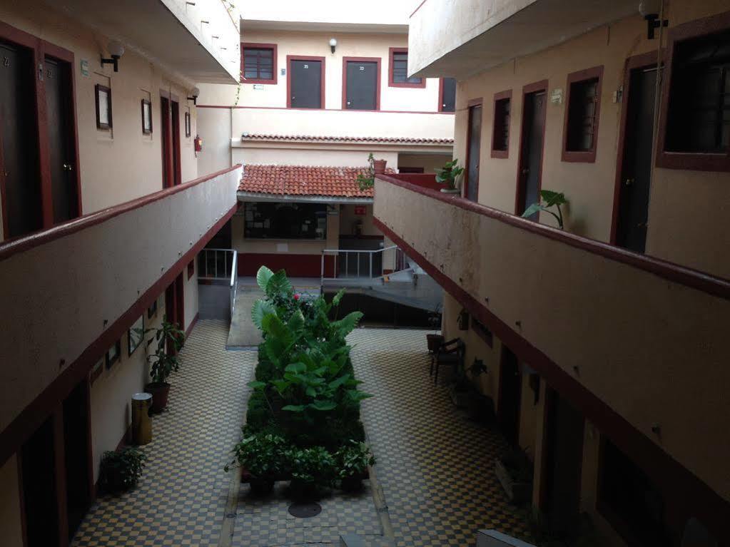 Hotel Gallo Rubio Guadalajara Buitenkant foto