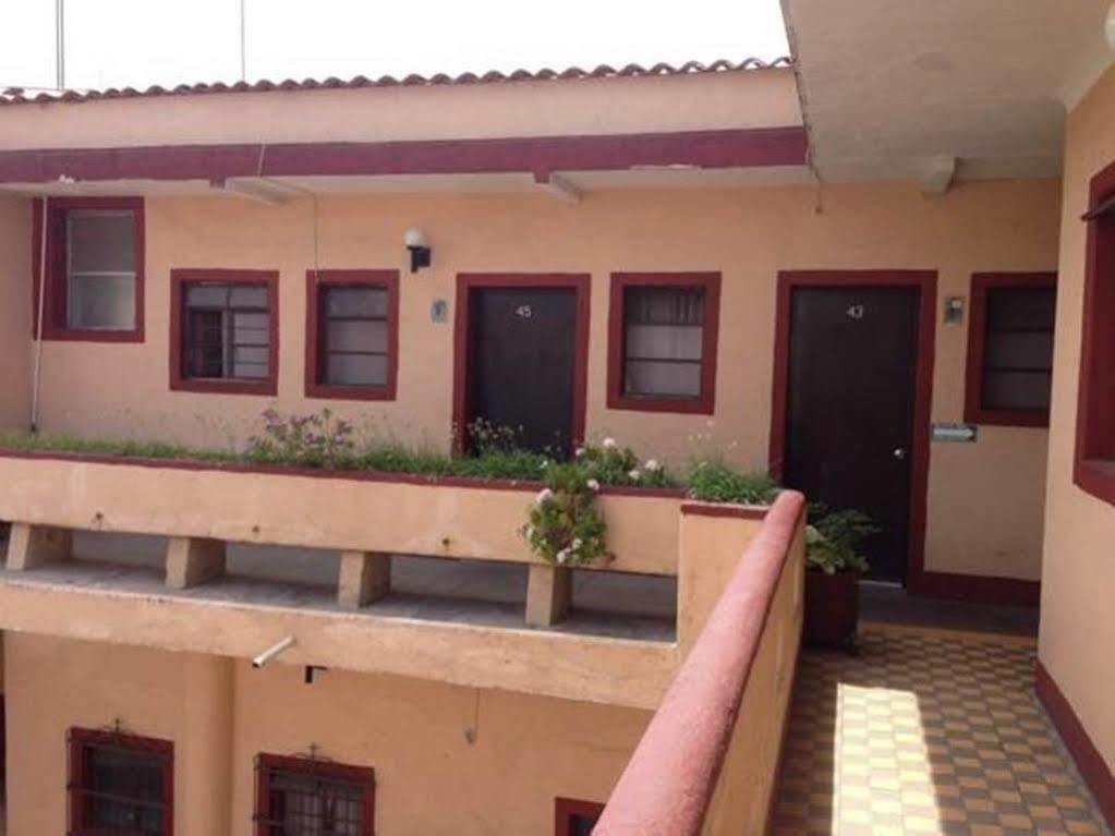 Hotel Gallo Rubio Guadalajara Buitenkant foto