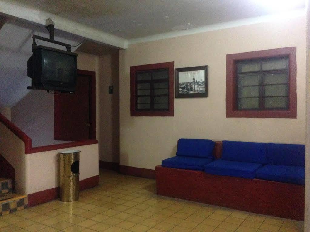 Hotel Gallo Rubio Guadalajara Buitenkant foto