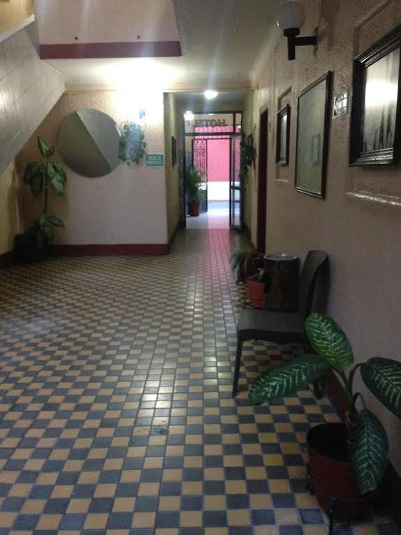 Hotel Gallo Rubio Guadalajara Buitenkant foto