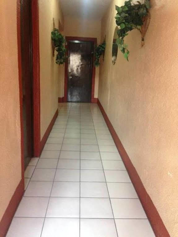 Hotel Gallo Rubio Guadalajara Buitenkant foto
