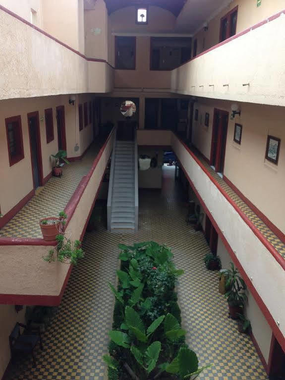 Hotel Gallo Rubio Guadalajara Buitenkant foto